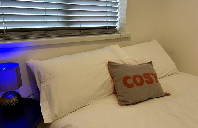 Essex 2 Bed Flat Near Station With Free Parking - Foto 6