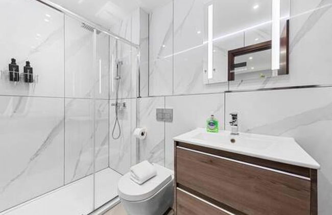 Stylish King Size Bed Studio Near Central London - Foto 15