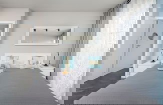 Foto 3 - Two-level Apartment by Renters