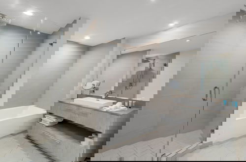 Photo 34 - Luxury Penthouse! 4 BDR With Resort Amenities