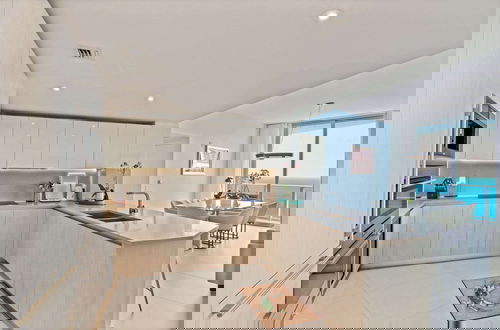 Foto 17 - Luxury Penthouse! 4 BDR With Resort Amenities