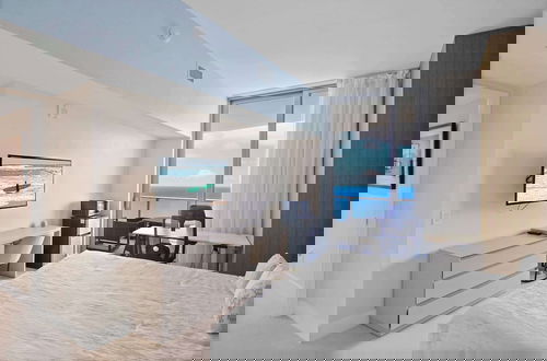 Foto 9 - Luxury Penthouse! 4 BDR With Resort Amenities