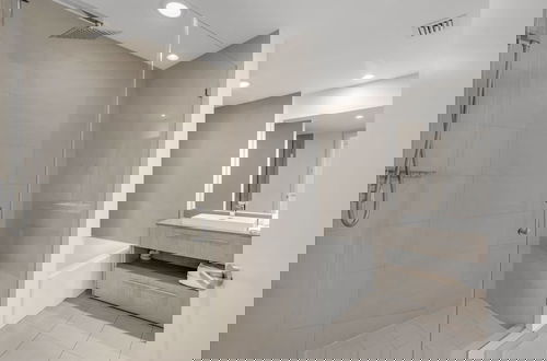 Photo 31 - Luxury Penthouse! 4 BDR With Resort Amenities