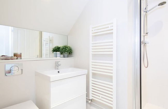 Superior House for 6 Near Beach w Parking Garden - Foto 66