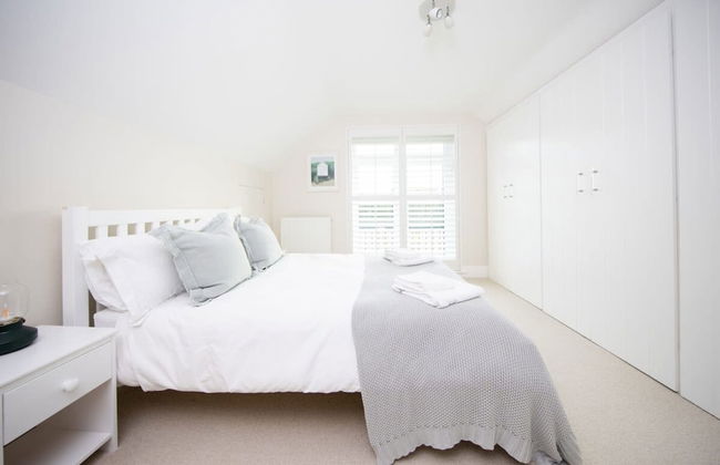Superior House for 6 Near Beach w Parking Garden - Foto 45