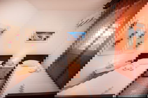Photo 7 - Aptera Dream Apartment