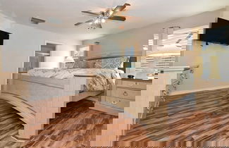 Photo 2 - 4 Bed Pool Game Room In Sandy Ridge 4 Bedroom Home by Redawning