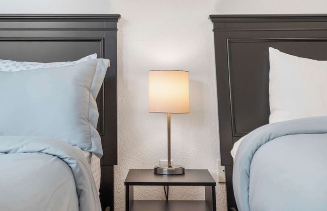 Lake Hideaway Waterfront Condo w/ Resort Perks! - Foto 8