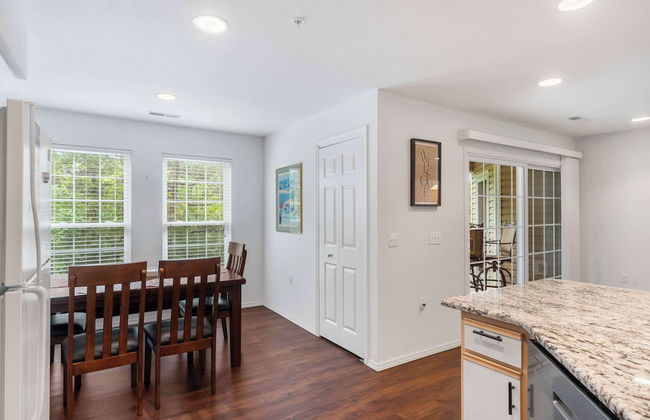 Lake Hideaway Waterfront Condo w/ Resort Perks! - Foto 24