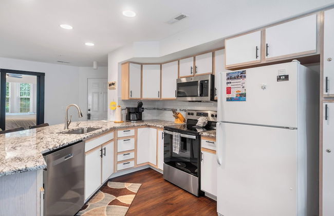 Lake Hideaway Waterfront Condo w/ Resort Perks! - Photo 11
