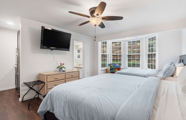 Lake Hideaway Waterfront Condo w/ Resort Perks! - Photo 3