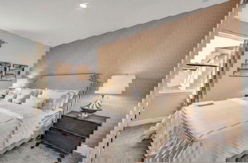 Foto 14 - 10 Bed Home Movie Theater Room, Pool, Spa Games 10 Bedroom Villa by RedAwning