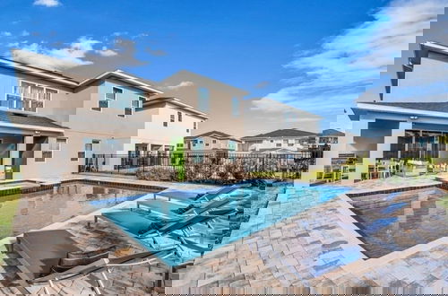 Foto 52 - 10 Bed Home Movie Theater Room, Pool, Spa Games 10 Bedroom Villa by RedAwning
