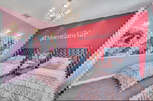 Foto 10 - 10 Bed Home Movie Theater Room, Pool, Spa Games 10 Bedroom Villa by RedAwning