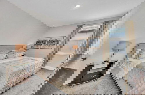 Foto 9 - 10 Bed Home Movie Theater Room, Pool, Spa Games 10 Bedroom Villa by RedAwning