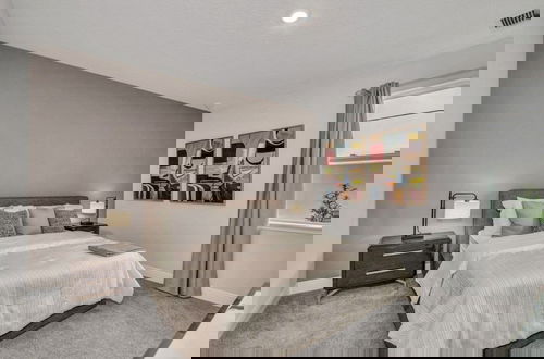 Foto 2 - 10 Bed Home Movie Theater Room, Pool, Spa Games 10 Bedroom Villa by RedAwning