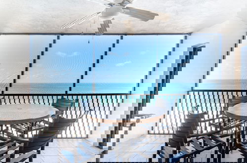Foto 1 - Reflections Gulf Front With Ocean Views 2 Bedroom Condo by RedAwning