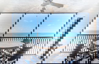 Foto 1 - Reflections Gulf Front With Ocean Views 2 Bedroom Condo by RedAwning
