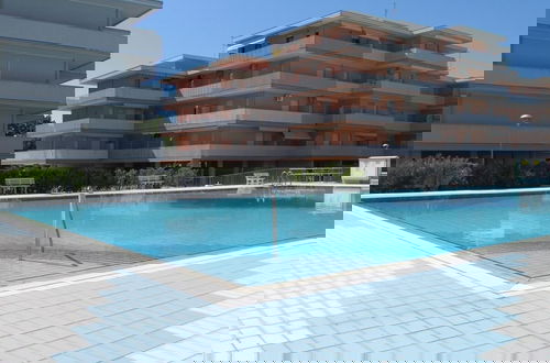 Foto 12 - Lovely Apartment With Pool - Beahost