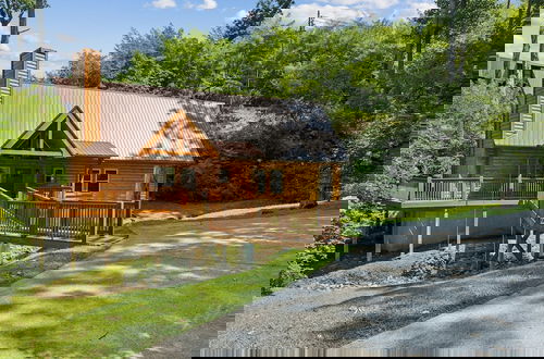 Foto 44 - Creekside Manor 3 Bedroom Cabin by RedAwning