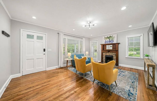 Serene 3BR Home in Historic Downtown Norcross - Photo 8