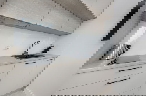 Foto 12 - Apartment With Balcony by Renters