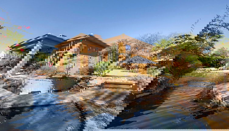 Photo 1 - Sandflower by Avantstay Oasis w/ Pool + Golf!
