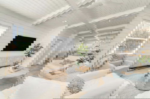 Photo 21 - Sunfish Elegance by Avantstay Beach Access at an Indoor/outdoor Paradise