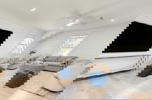 Photo 37 - Sunfish Elegance by Avantstay Beach Access at an Indoor/outdoor Paradise