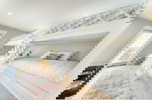 Photo 26 - Sunfish Elegance by Avantstay Beach Access at an Indoor/outdoor Paradise
