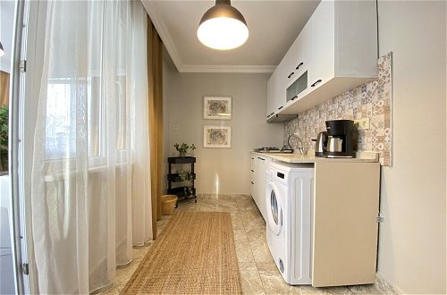 Photo 10 - Central and Charming Flat With Balcony in Sisli