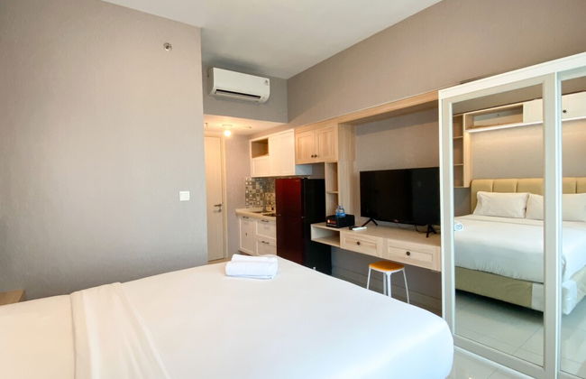 Restful And Functional Studio Apartment At Springlake Summarecon Bekasi - Photo 17