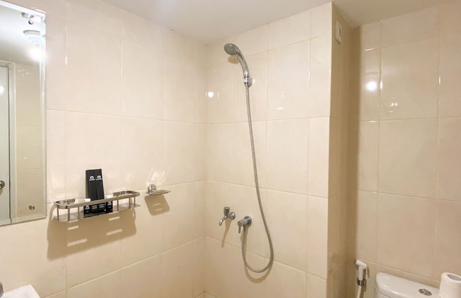 Restful And Functional Studio Apartment At Springlake Summarecon Bekasi - Photo 14