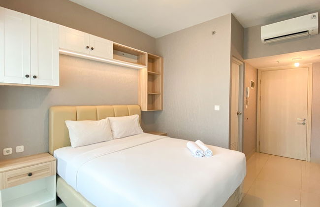 Restful And Functional Studio Apartment At Springlake Summarecon Bekasi - Photo 1