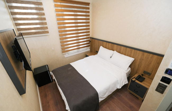 Valens Boutique Hotel - Photo 9