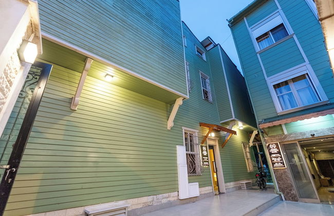 Valens Boutique Hotel - Photo 41