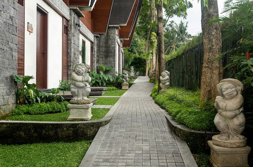 Photo 30 - Kanhara Villas by Pramana Villas