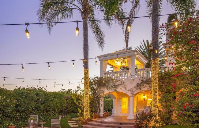 Stradella Spanish - Contemporary Mediterranean Estate w/ Resort-style Yard - Foto 19