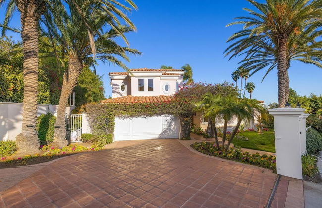 Stradella Spanish - Contemporary Mediterranean Estate w/ Resort-style Yard - Foto 50