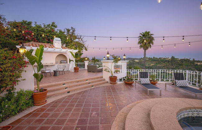 Stradella Spanish - Contemporary Mediterranean Estate w/ Resort-style Yard - Foto 40
