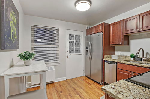 Photo 5 - Charming & Spacious Bowmanville 1BR Apt