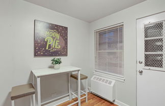 Photo 3 - Charming & Spacious Bowmanville 1BR Apt