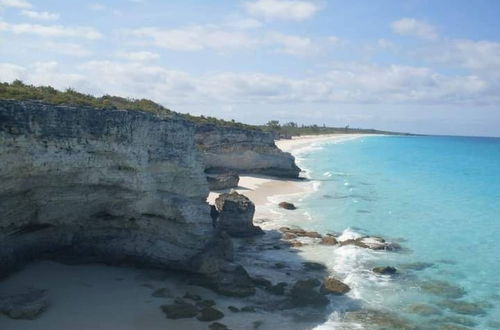 Foto 46 - Spacious Villa On The Beach