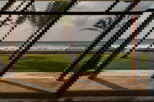 Foto 14 - Family Beach Villa Located On An Incredible Beach