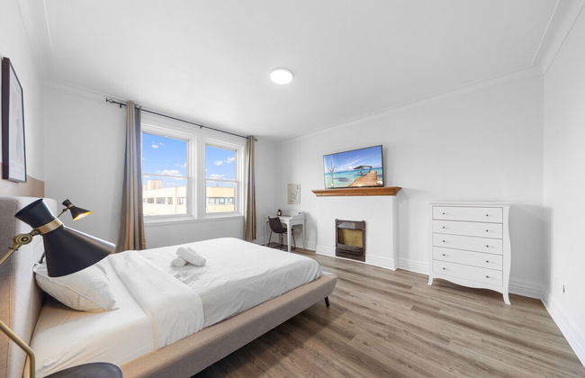SPACIOUS RENOVATED APARTMENT SLEEPS 12 - Foto 3
