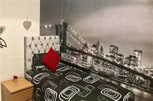 Foto 17 - Stunning 3-bed Apartment in Edinburgh
