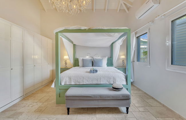 Ocean Breeze Villa with private pool - Photo 9