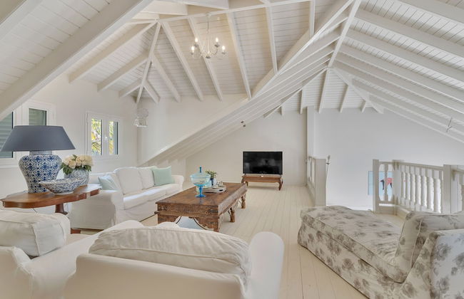 Ocean Breeze Villa with private pool - Photo 17