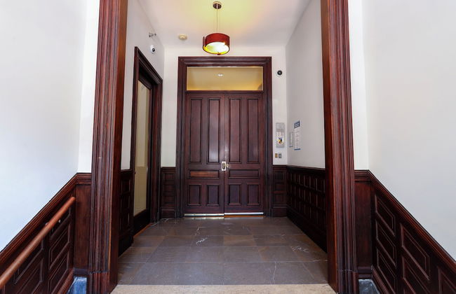 Maverick Suites at 245 Newbury St - Foto 2