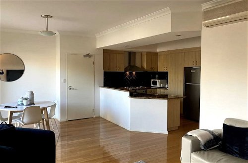 Foto 4 - Modern 2 Bedroom Apartment in Perth
